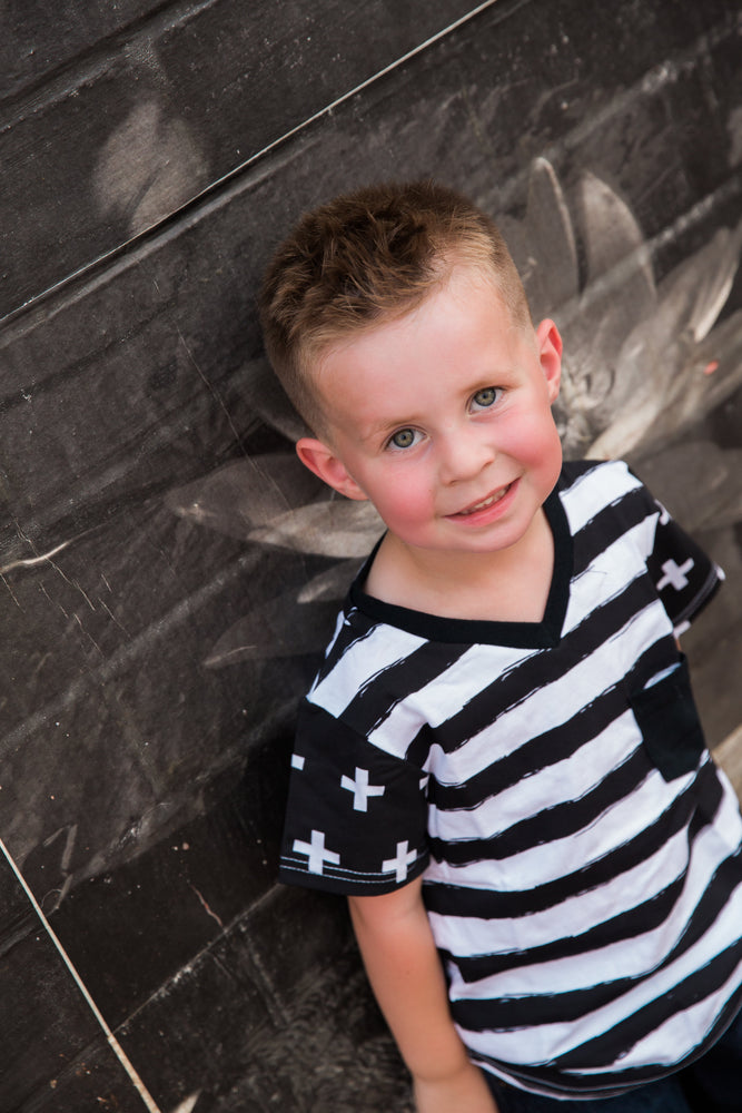 So stylish! So hip! This V-neck matching bodysuit and Tee is the perfect set for your budding fashion stars. We love matching brothers, cousins and besties! This is perfect for the upcoming nice weather and great for vacation getaways.